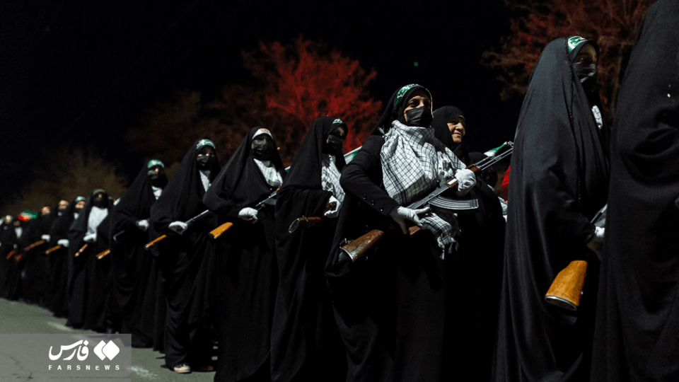 رژه مسلحانه بانوان در قزوین