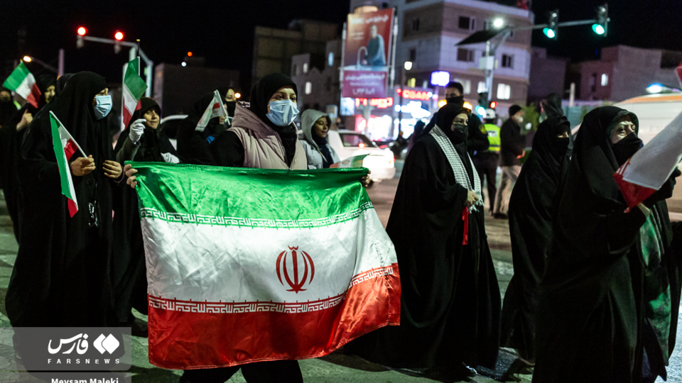 رژه مسلحانه بانوان در قزوین