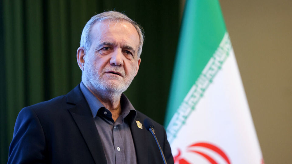 پزشکیان: اگر دولت آمریکا دست از تمامیتخواهی بردارد حتما راههایی برای توافق پیدا میشود پزشکیان: اگر دولت آمریکا دست از تمامیتخواهی بردارد حتما راههایی برای توافق پیدا میشود