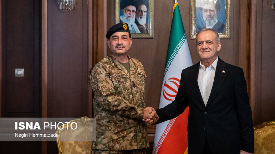 دیدار فرمانده ارتش پاکستان با رئیس جمهور