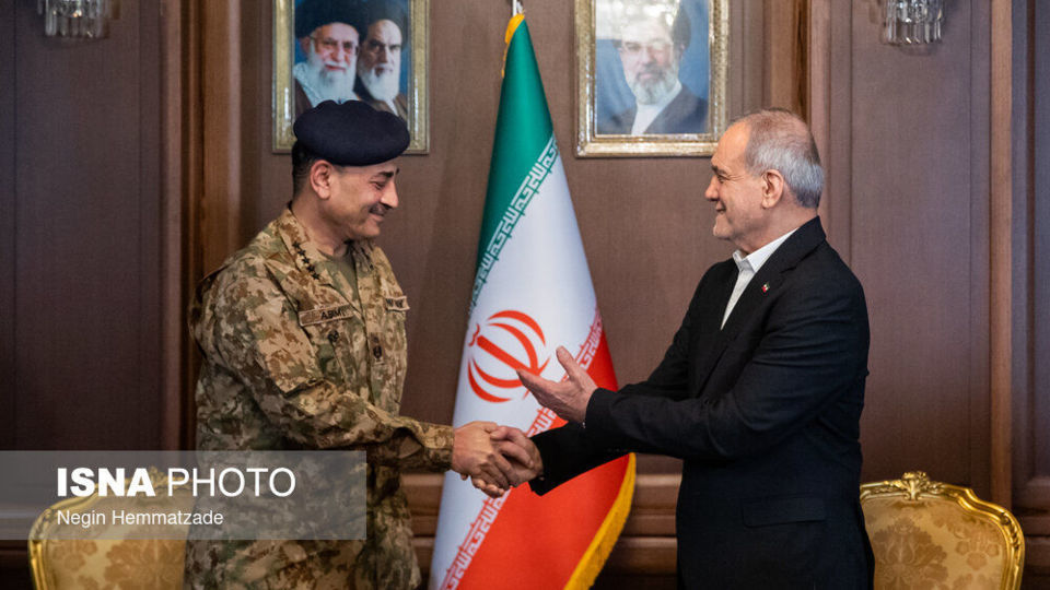 دیدار فرمانده ارتش پاکستان با رئیس جمهور