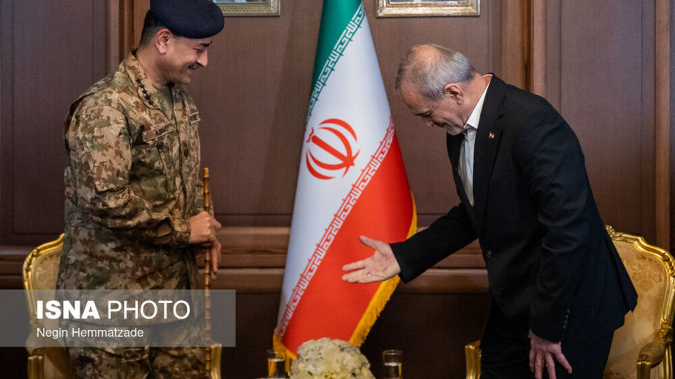 دیدار فرمانده ارتش پاکستان با رئیس جمهور