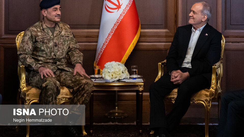 دیدار فرمانده ارتش پاکستان با رئیس جمهور