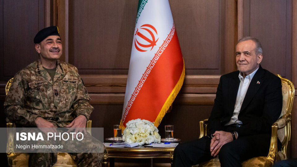 دیدار فرمانده ارتش پاکستان با رئیس جمهور