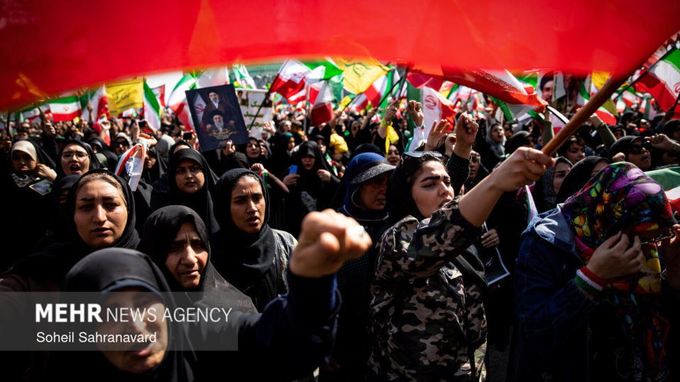 اجتماع بزرگ «دختران جان‌فدای ایران»