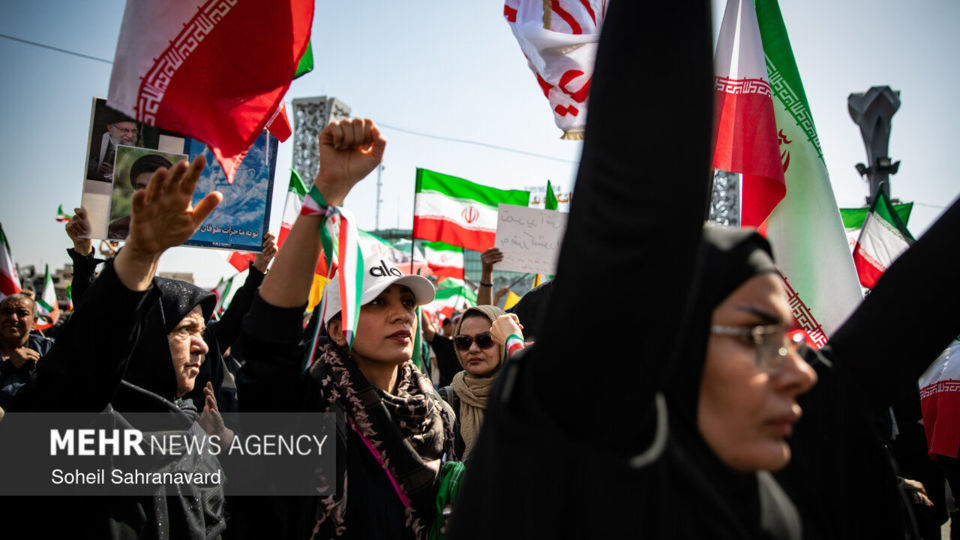 اجتماع بزرگ «دختران جان‌فدای ایران»