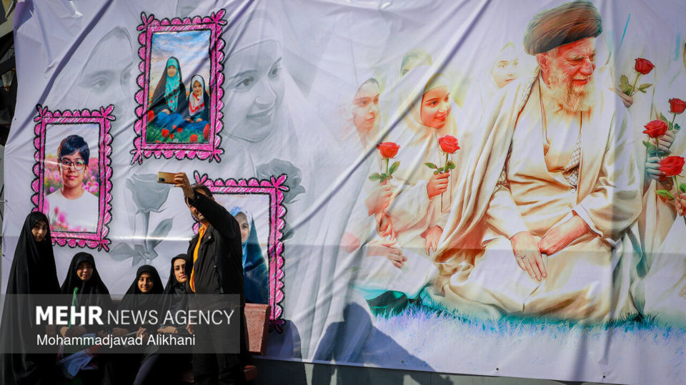 اجتماع بزرگ «دختران جان‌فدای ایران»