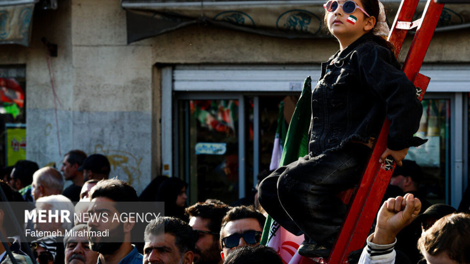 اجتماع بزرگ «دختران جان‌فدای ایران»