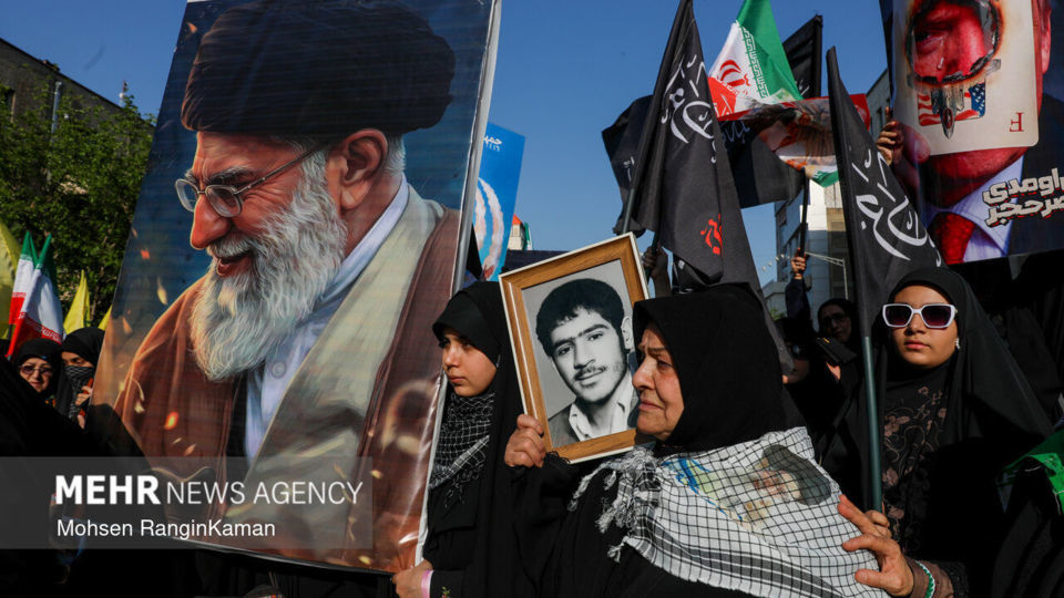 اجتماع بزرگ «دختران جان‌فدای ایران»