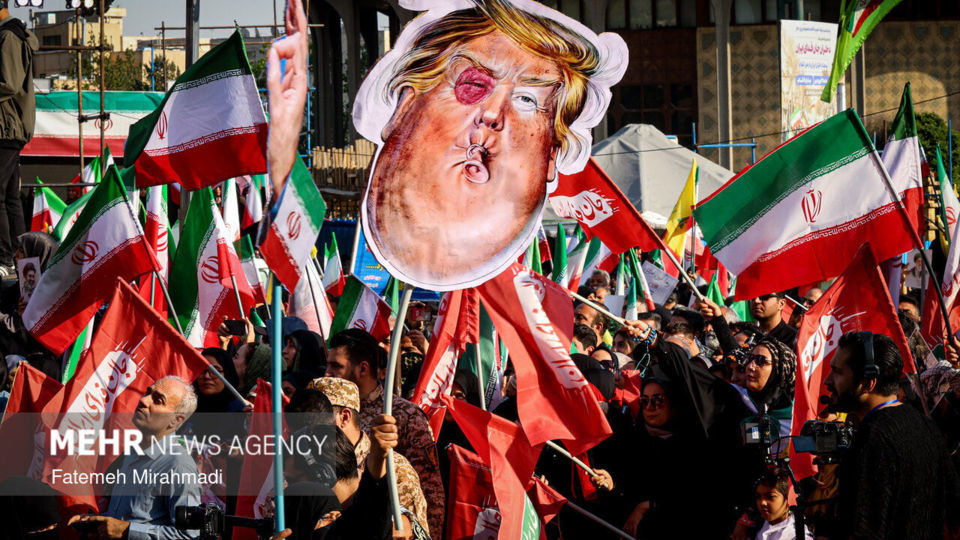 اجتماع بزرگ «دختران جان‌فدای ایران»