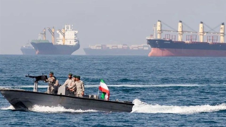 ایران با استفاده از بندر جاسک محاصره دریایی آمریکا را دور می زند ایران با استفاده از بندر جاسک محاصره دریایی آمریکا را دور می زند