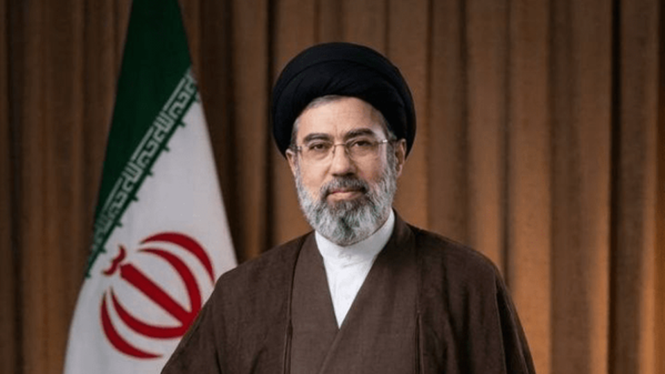رهبر انقلاب: پیشرفت کشور بر دو بال معلم و کارگر است رهبر انقلاب: پیشرفت کشور بر دو بال معلم و کارگر است