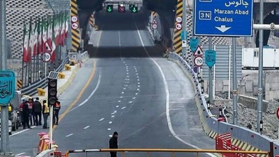 چالوس و آزادراه تهران ـ شمال یک طرفه شد چالوس و آزادراه تهران ـ شمال یک طرفه شد