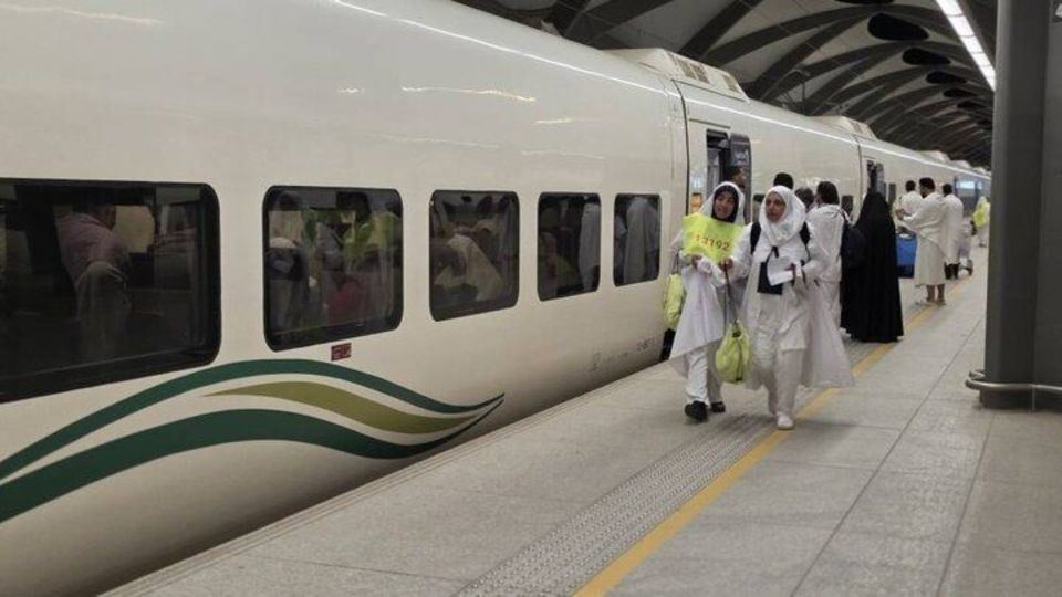 سفر زائران ایرانی حج با قطار سریعالسیر سفر زائران ایرانی حج با قطار سریعالسیر