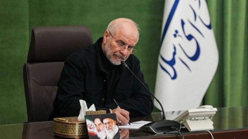 قالیباف: شهید رئیسی حل مشکلات را در عمل به آرمانهای انقلاب میدانست قالیباف: شهید رئیسی حل مشکلات را در عمل به آرمانهای انقلاب میدانست