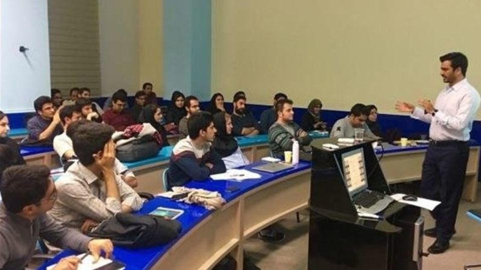 همه کلاسهای دانشجویان تحصیلات تکمیلی حضوری شد همه کلاسهای دانشجویان تحصیلات تکمیلی حضوری شد