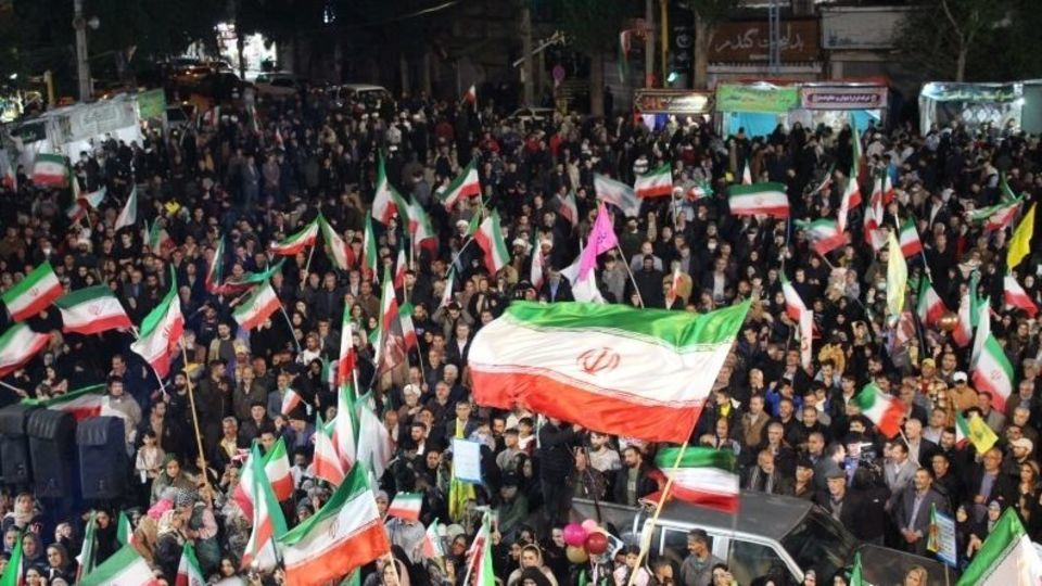 قدردانی سپاه از خالقان حماسه اجتماعات شبانه مردمی قدردانی سپاه از خالقان حماسه اجتماعات شبانه مردمی