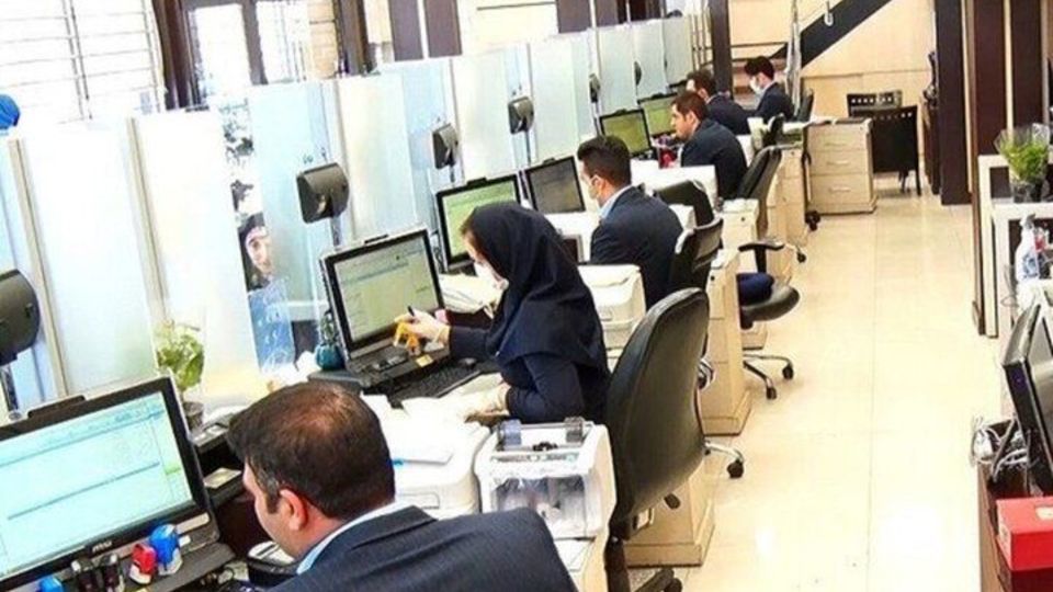 اضافهکاری به حضور کارکنان ادارات بعداز ساعت ۱۳ تعلق نمیگیرد اضافهکاری به حضور کارکنان ادارات بعداز ساعت ۱۳ تعلق نمیگیرد