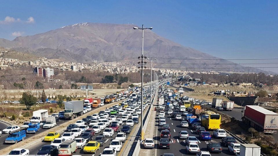ترافیک خودرویی در کندوان و هراز سنگین است ترافیک خودرویی در کندوان و هراز سنگین است