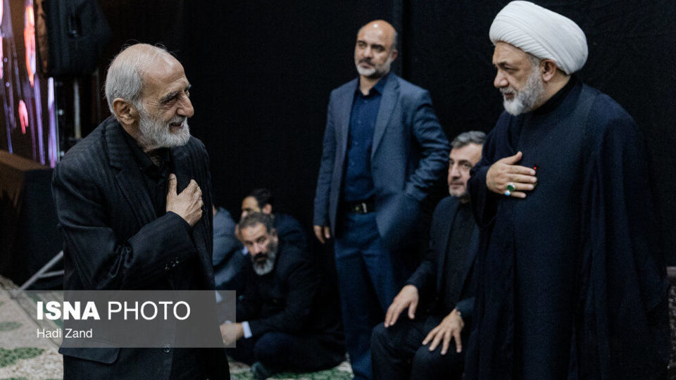 مراسم یادبود شهدای خانواده رهبر انقلاب در حرم عبدالعظیم(ع)