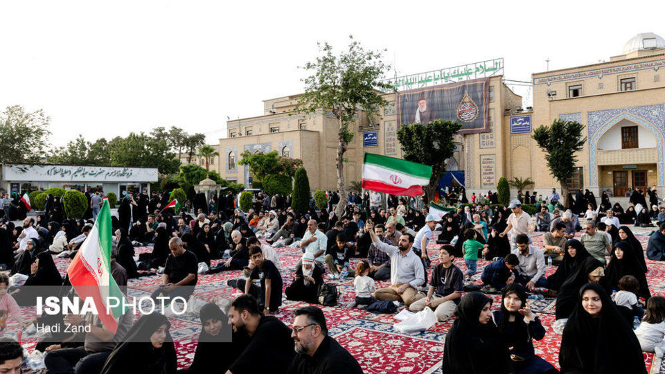 مراسم یادبود شهدای خانواده رهبر انقلاب در حرم عبدالعظیم(ع)