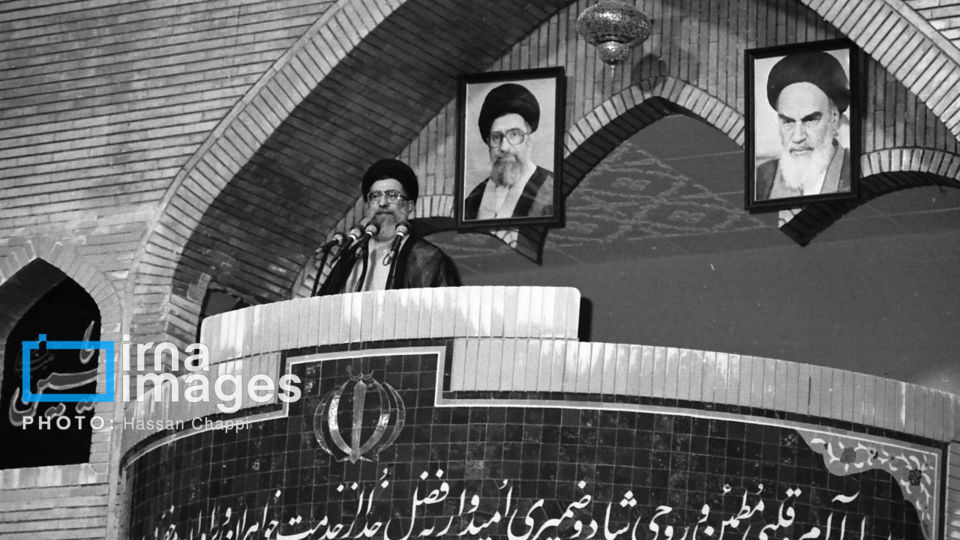 تصاویر منتشر نشده از نخستین سالگرد ارتحال امام‌خمینی‌ (ره) خرداد ۱۳۶۹