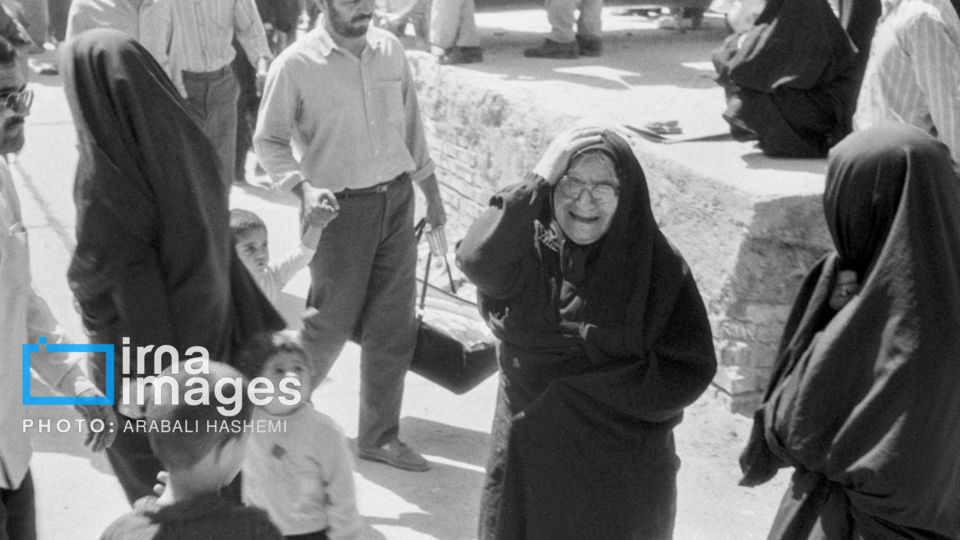 تصاویر منتشر نشده از نخستین سالگرد ارتحال امام‌خمینی‌ (ره) خرداد ۱۳۶۹