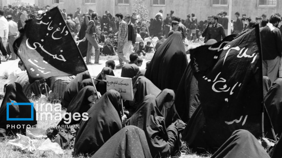 تصاویر منتشر نشده از نخستین سالگرد ارتحال امام‌خمینی‌ (ره) خرداد ۱۳۶۹