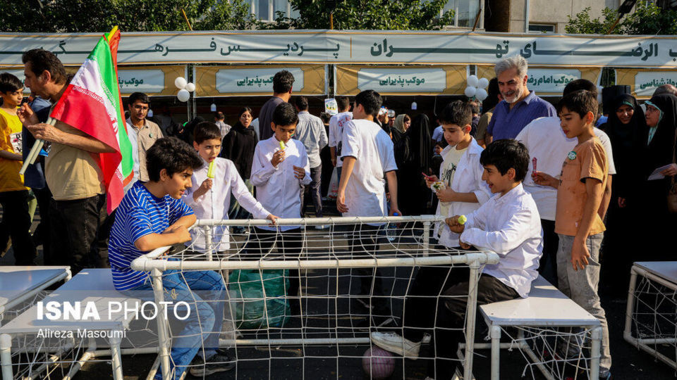 غدیر نماد اتحاد و همدلی؛ مهمانی ۱۰ کیلومتری غدیر 