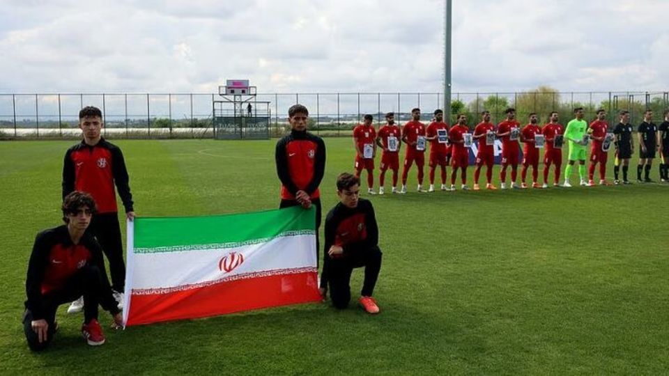سفارت ایران در آنکارا: عدم صدور ویزای برخی اعضا تیم ملی بدترین شکل دخالت سیاسی در ورزش است سفارت ایران در آنکارا: عدم صدور ویزای برخی اعضا تیم ملی بدترین شکل دخالت سیاسی در ورزش است