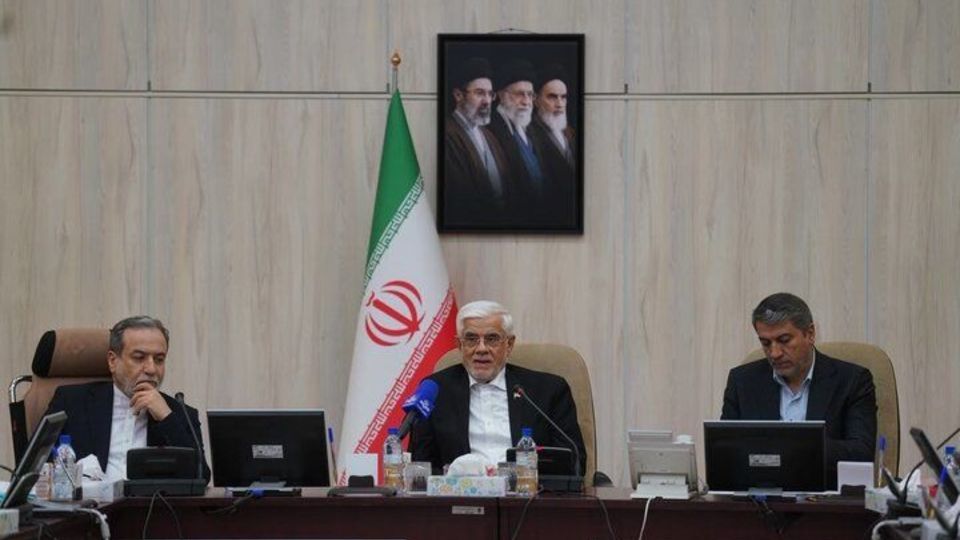 ستاد تشییع امام شهید به ریاست عارف تشکیل جلسه داد ستاد تشییع امام شهید به ریاست عارف تشکیل جلسه داد