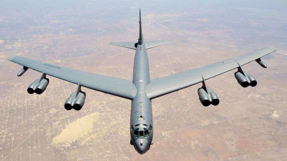 بمبافکن B-۵۲ آمریکا سقوط کرد بمبافکن B-۵۲ آمریکا سقوط کرد