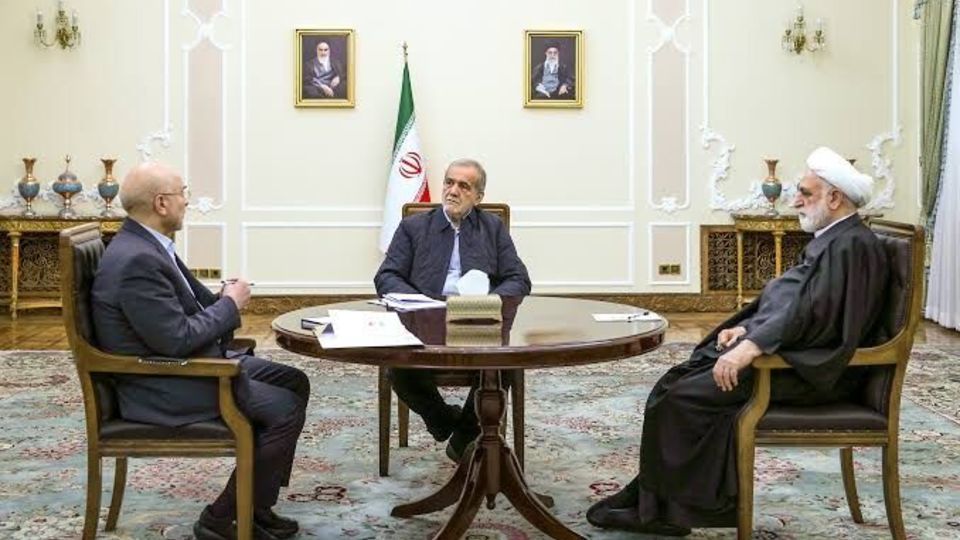 نشست سران قوا به میزبانی پزشکیان برگزار شد نشست سران قوا به میزبانی پزشکیان برگزار شد