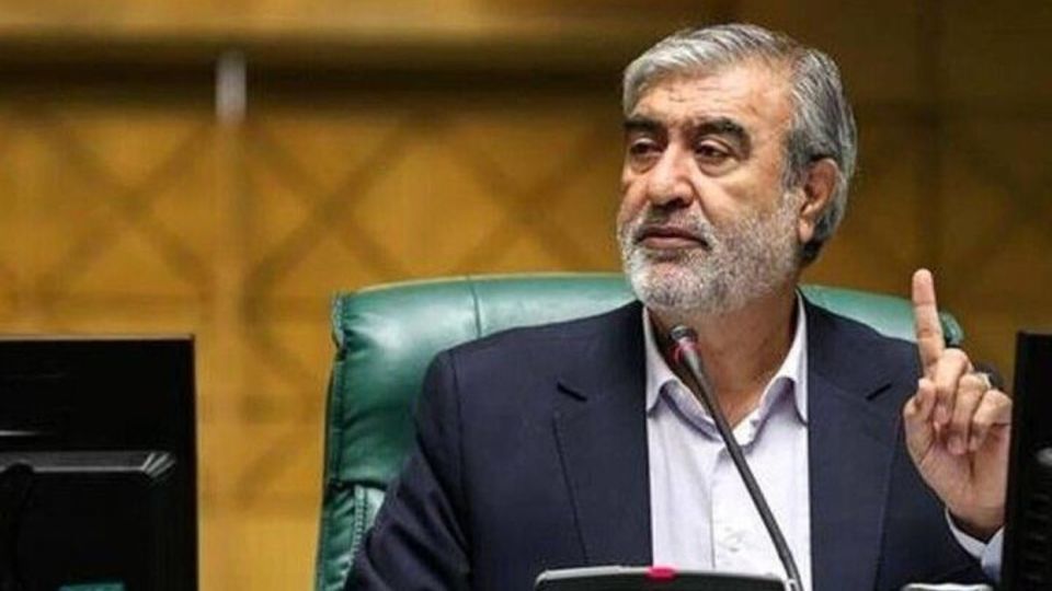 رئیس کمیسیون امنیت ملی به ترامپ: شما تهدید میکنید، ما عمل میکنیم رئیس کمیسیون امنیت ملی به ترامپ: شما تهدید میکنید، ما عمل میکنیم