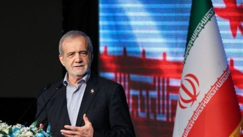پزشکیان: در برابر زیادهخواهیها سر خم نخواهیم کرد پزشکیان: در برابر زیادهخواهیها سر خم نخواهیم کرد