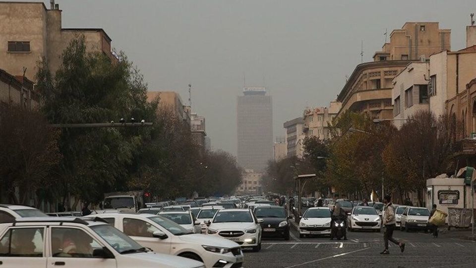 هوای تهران در آستانه آلودگی هوای تهران در آستانه آلودگی