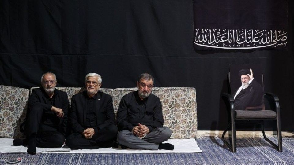 عزاداری شب تاسوعا در جوار محل شهادت رهبر شهید انقلاب اسلامی عزاداری شب تاسوعا در جوار محل شهادت رهبر شهید انقلاب اسلامی