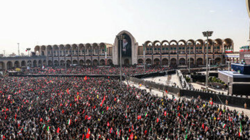 مراسم وداع با رهبر شهید انقلاب در مصلی تهران