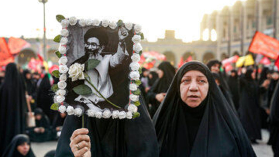 مراسم وداع با رهبر شهید انقلاب در مصلی تهران