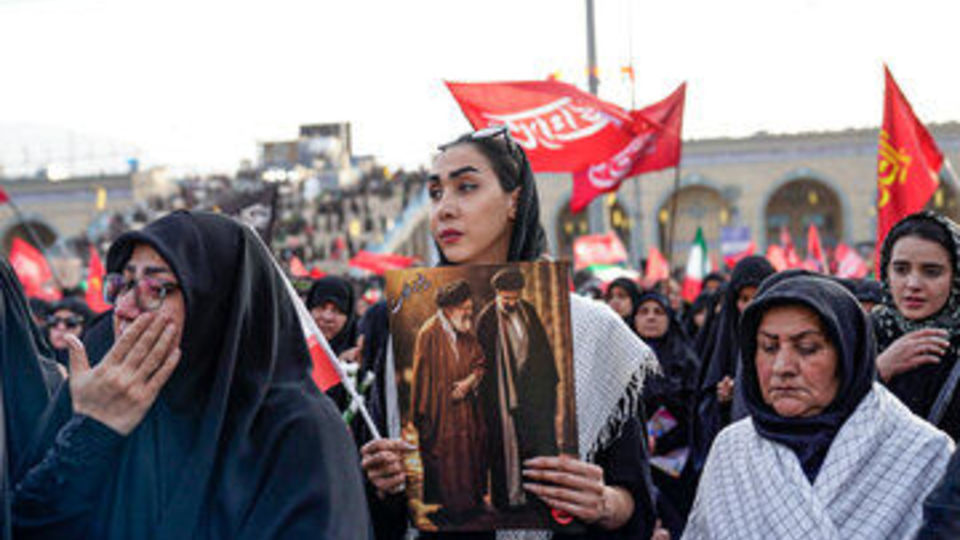 مراسم وداع با رهبر شهید انقلاب در مصلی تهران