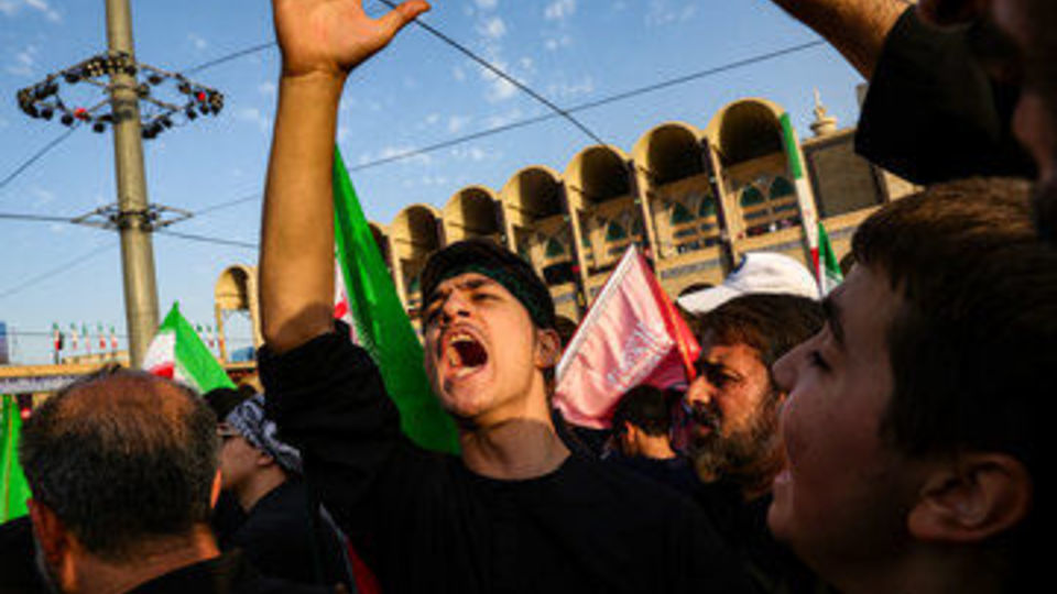 مراسم وداع با رهبر شهید انقلاب در مصلی تهران