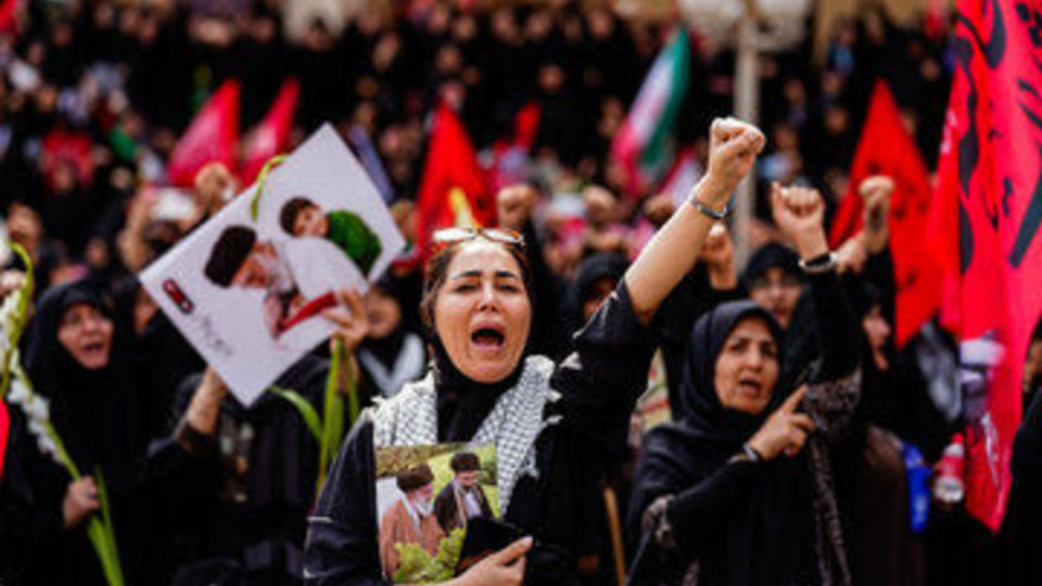 مراسم وداع با رهبر شهید انقلاب در مصلی تهران
