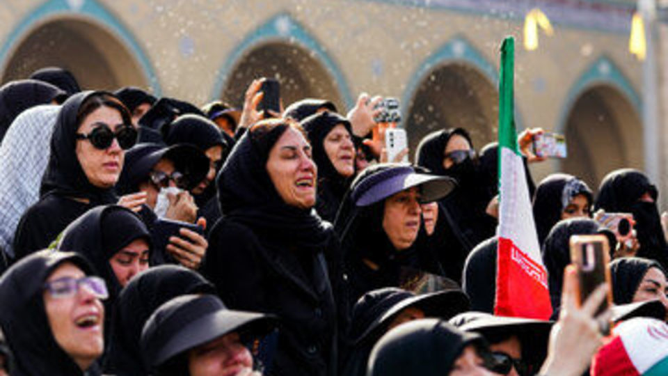 مراسم وداع با رهبر شهید انقلاب در مصلی تهران