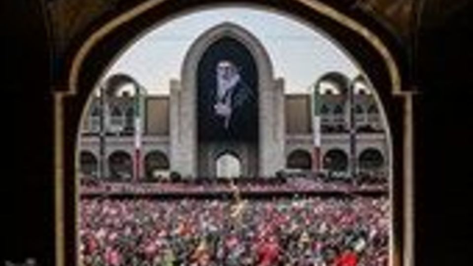 مراسم وداع با رهبر شهید انقلاب در مصلی تهران/۳