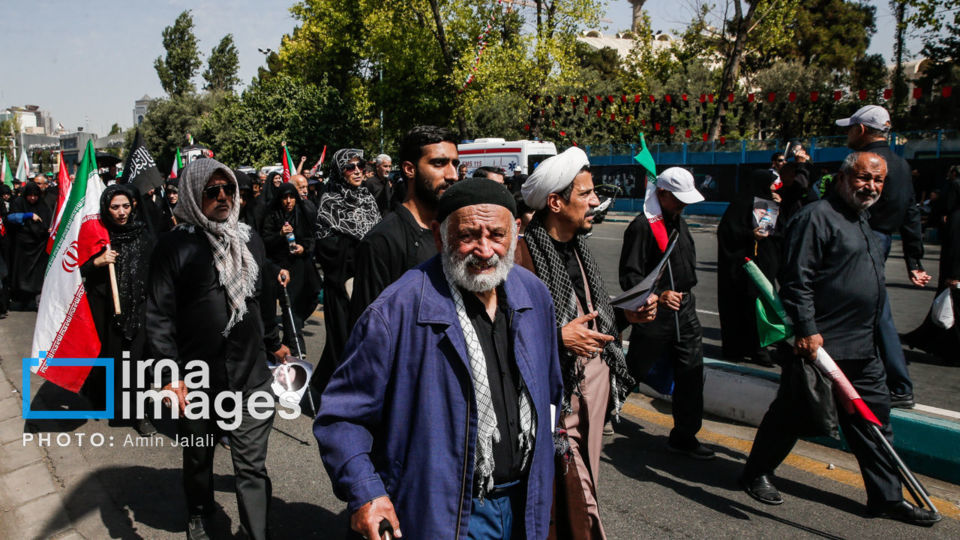 مراسم وداع با رهبر شهید انقلاب در مصلی تهران/۲