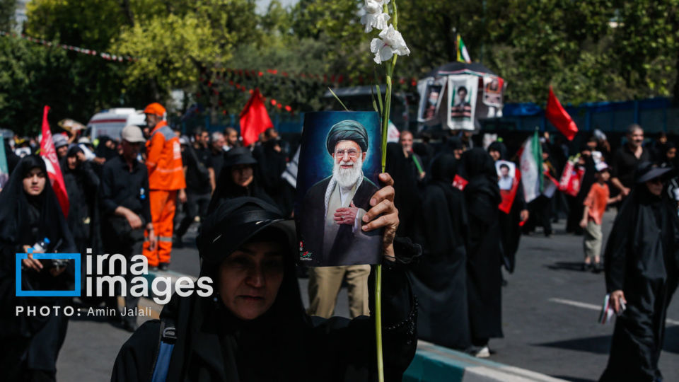 مراسم وداع با رهبر شهید انقلاب در مصلی تهران/۲