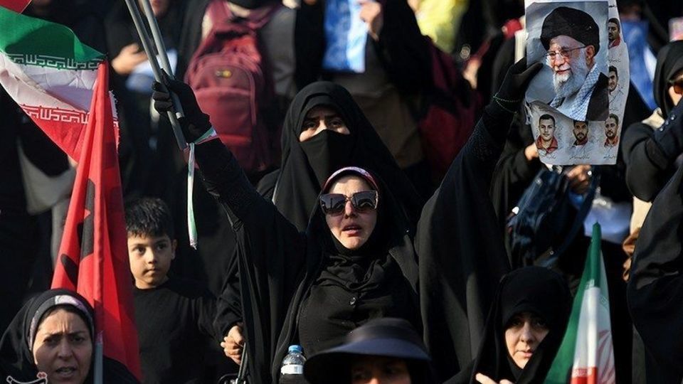 دومین روز وداع با رهبر شهید انقلاب در مصلی تهران