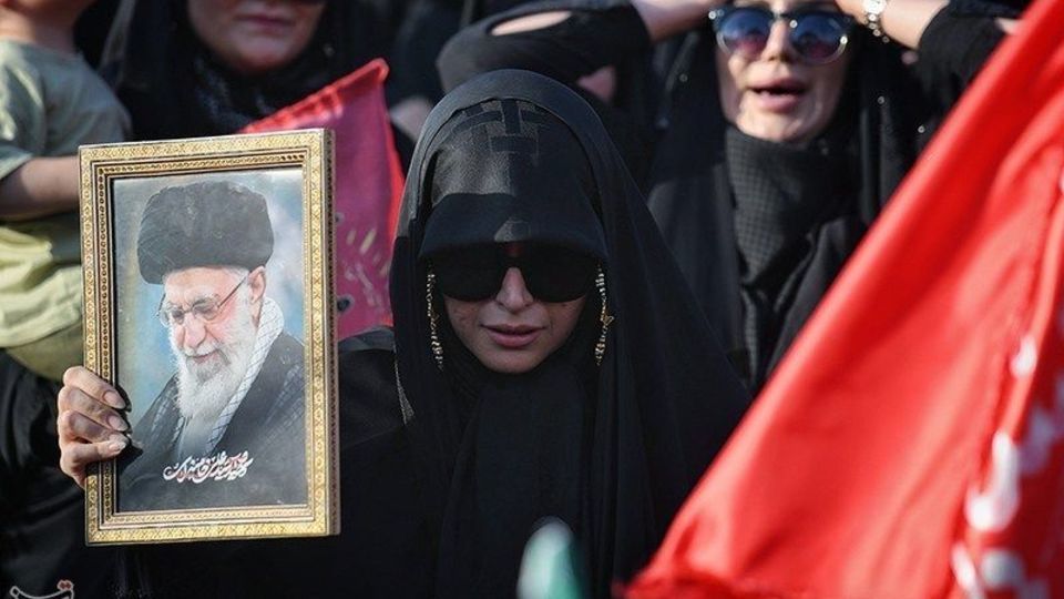 دومین روز وداع با رهبر شهید انقلاب در مصلی تهران