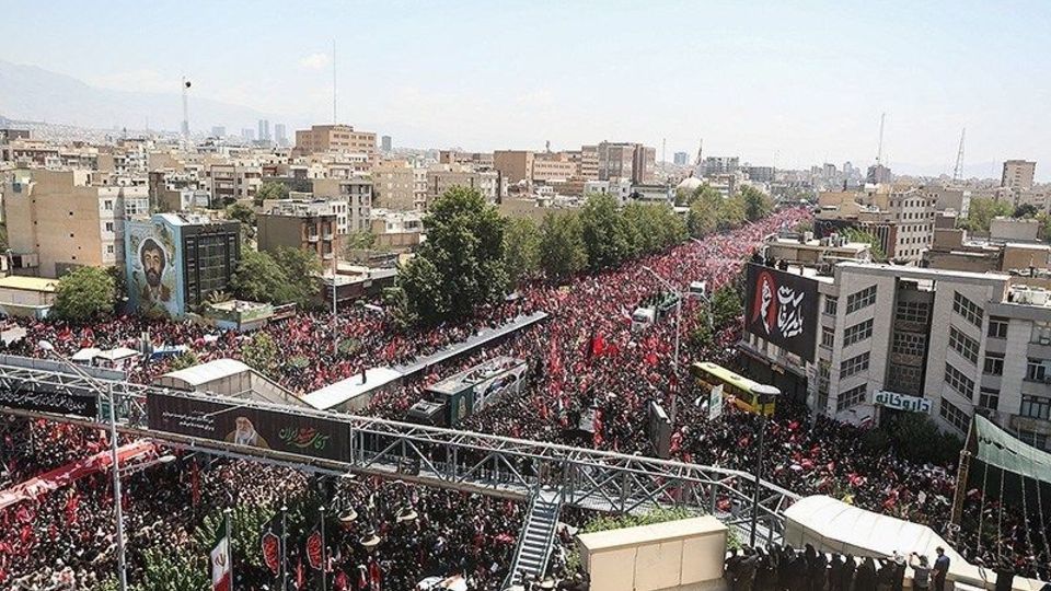 گزارش تصویری تشییع پیکر رهبر شهید در تهران/۶