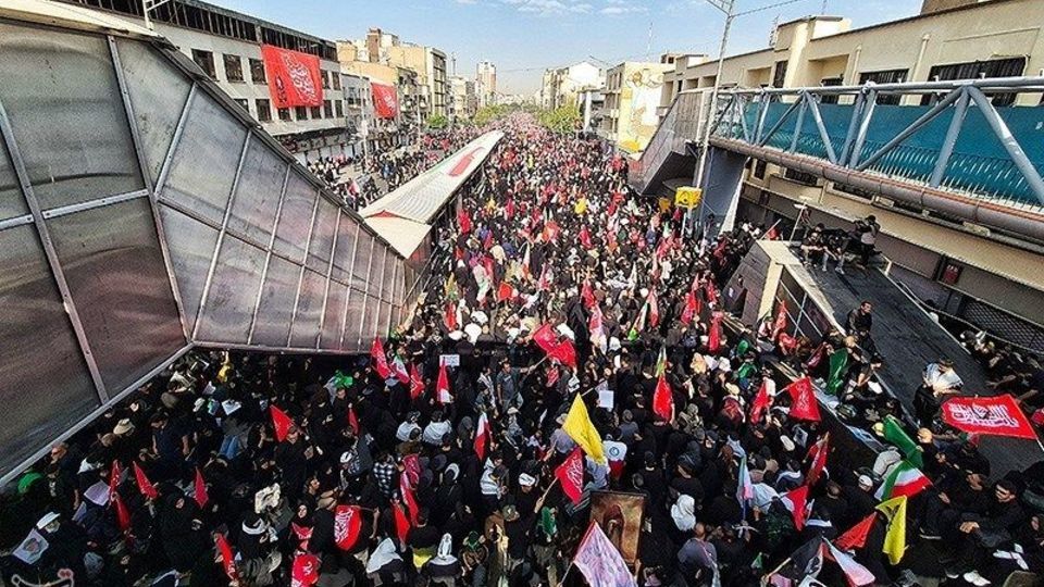 گزارش تصویری تشییع پیکر رهبر شهید در تهران/۶